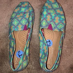 Brand new toms 7.5 blue pink orange